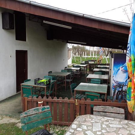Hotel Gasthaus Enduro Bica Caransebeş Zewnętrze zdjęcie